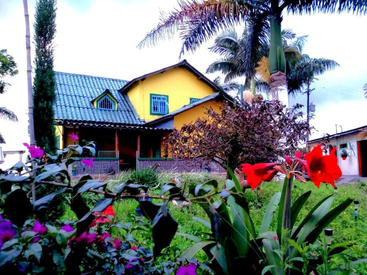 Finca Turistica Santa Clara Pansiyon Calarcá Dış mekan fotoğraf