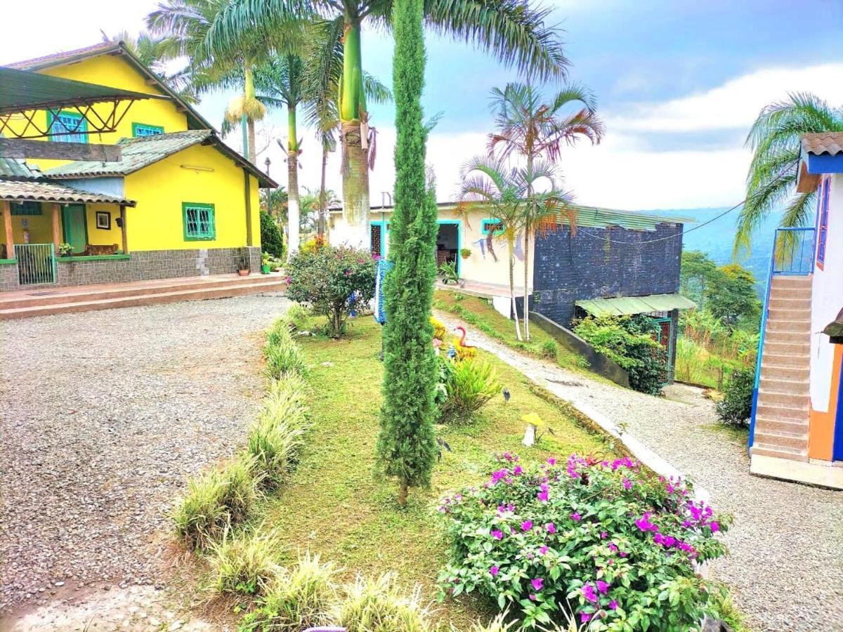 Finca Turistica Santa Clara Pansiyon Calarcá Dış mekan fotoğraf